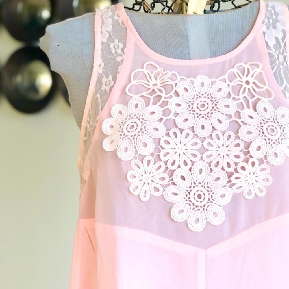 Utopia | Floral Appliqué Tank Top